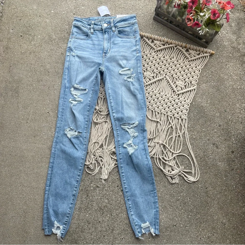 NWT American Eagle High Rise Distressed Jeans Size 00 - Picture 2 of 7